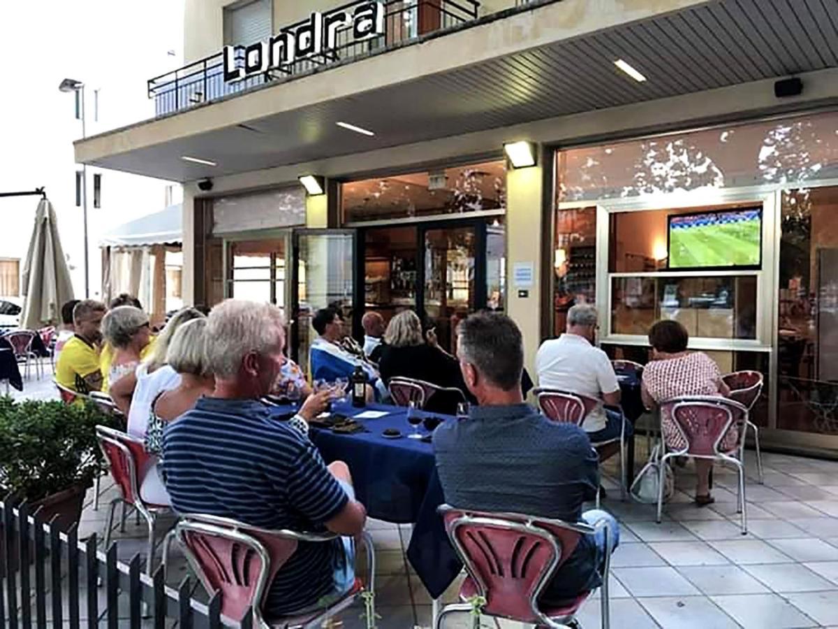 Hotel Londra Rimini Eksteriør bilde