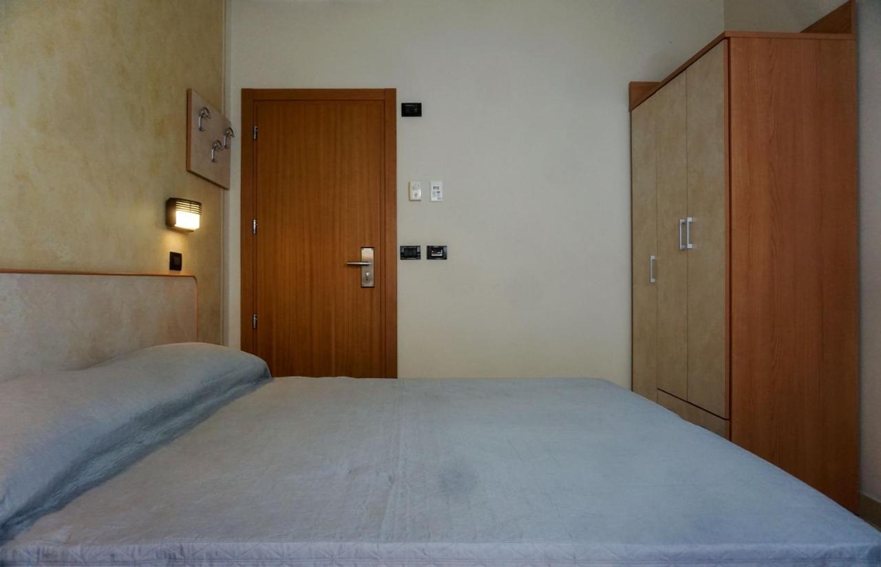 Hotel Londra Rimini Eksteriør bilde